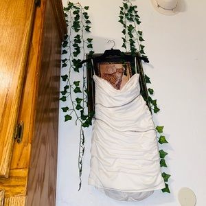 A classy white dress perfect for the holidays!